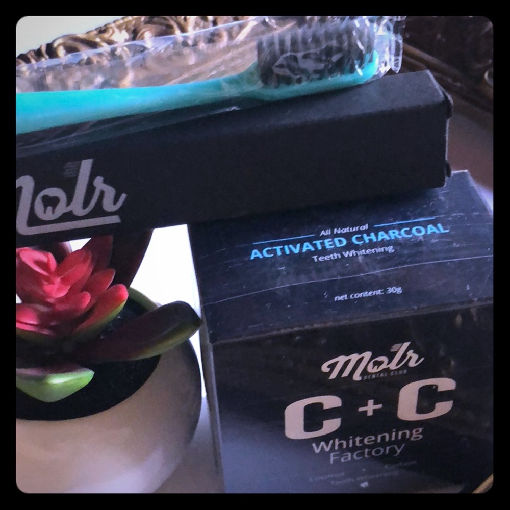 Molr Dental Club: Coconut + Carbon